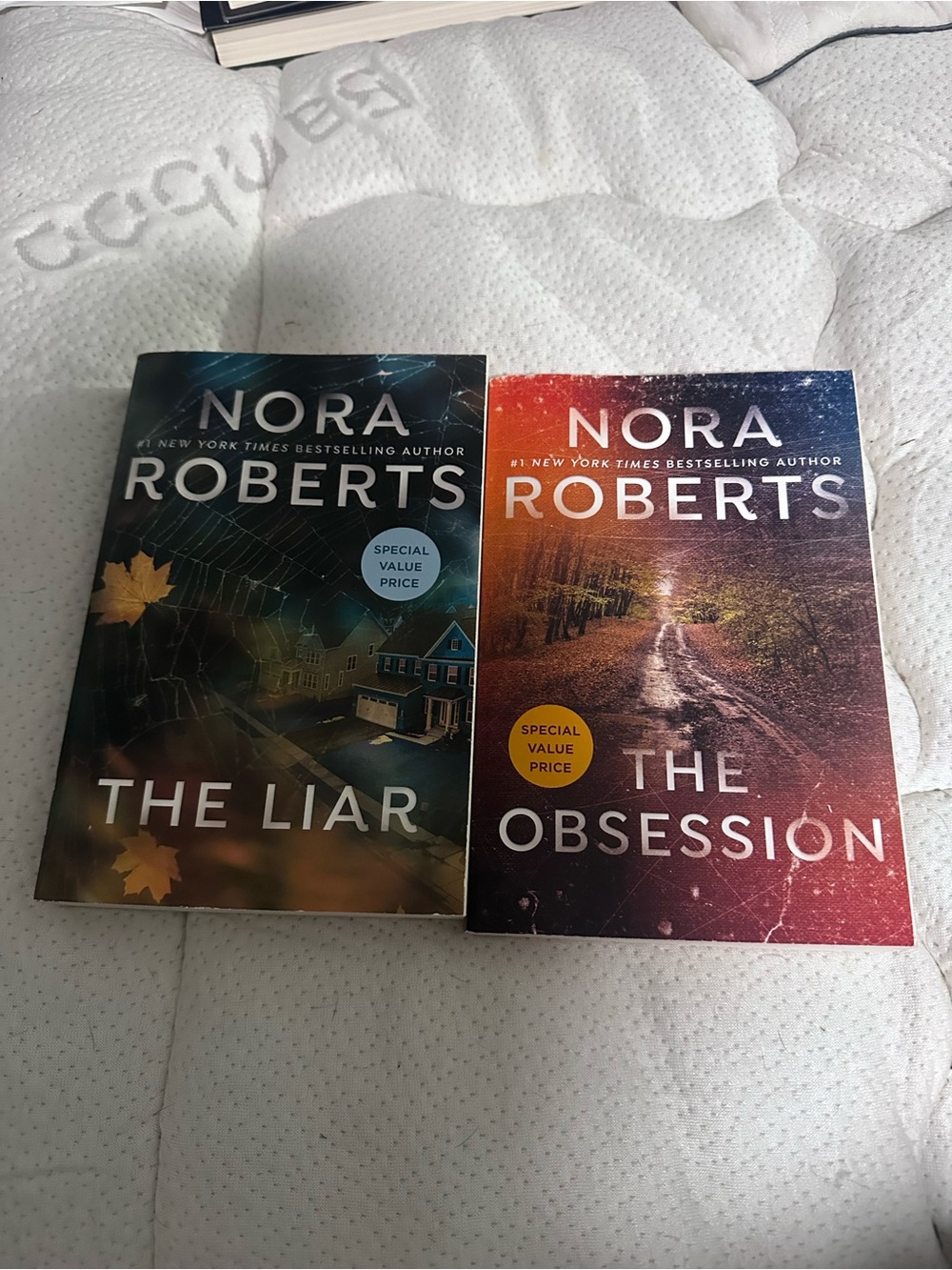 Nora Roberts The Liar & The Obsession 2 Book Paperback Bundle